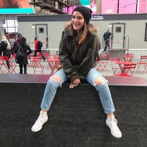 Meet your Posher, Mallory